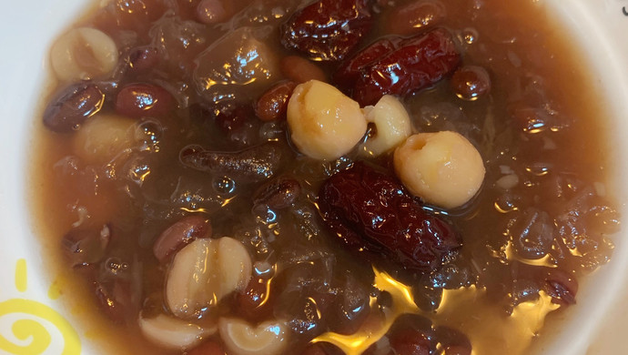 红枣红豆莲子银耳羹快手宵夜下午茶糖水