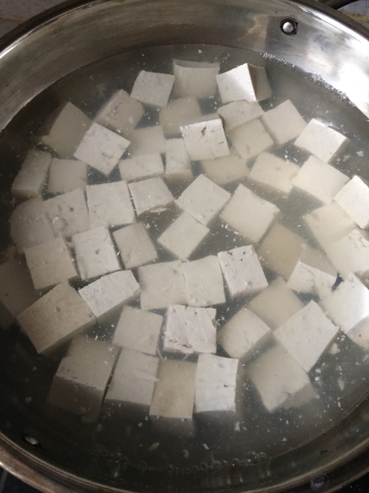 咖喱豆腐的做法图解1