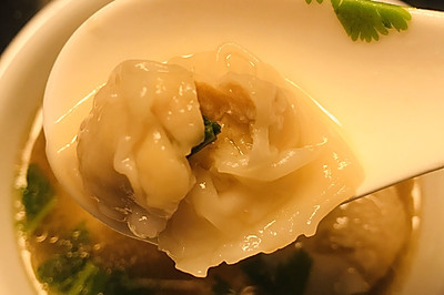 弹牙鲜虾瑶柱猪肉馅云吞
