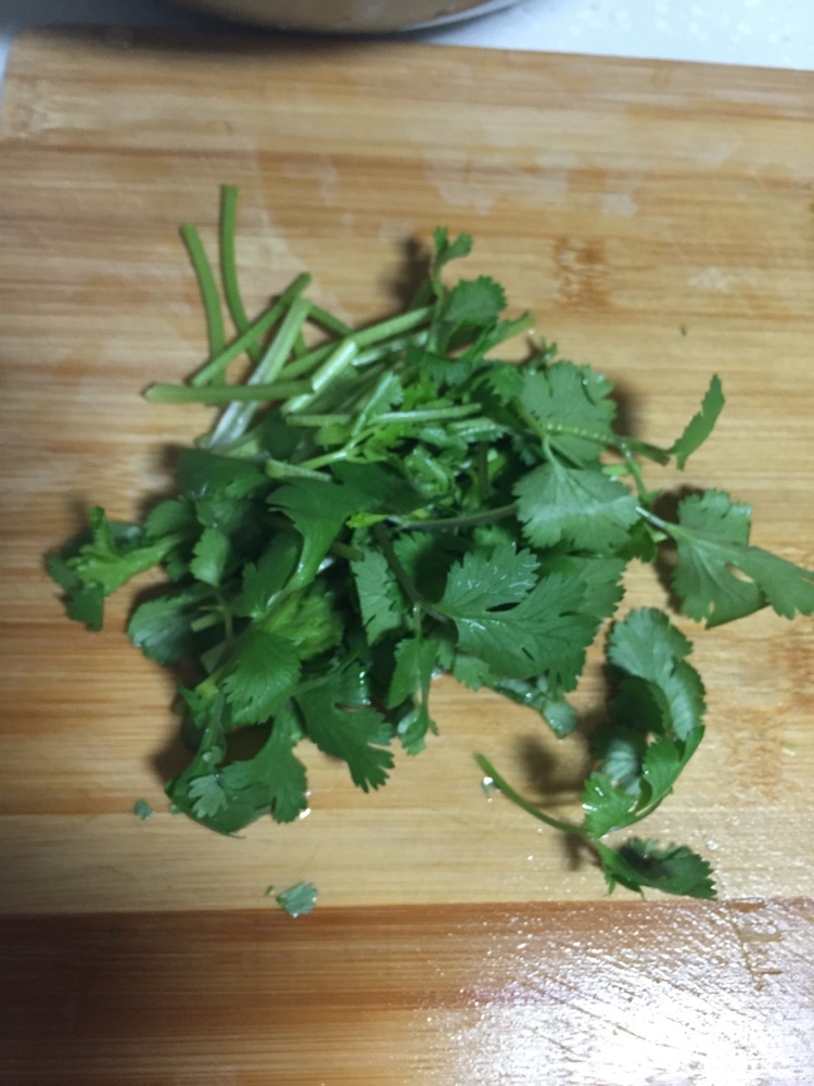香菜肉丝汤的做法图解1