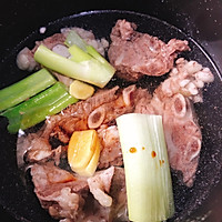 #餐桌上的春日限定#土豆炖牛排骨的做法图解4