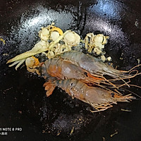 扇贝虾粉丝汤的做法图解2
