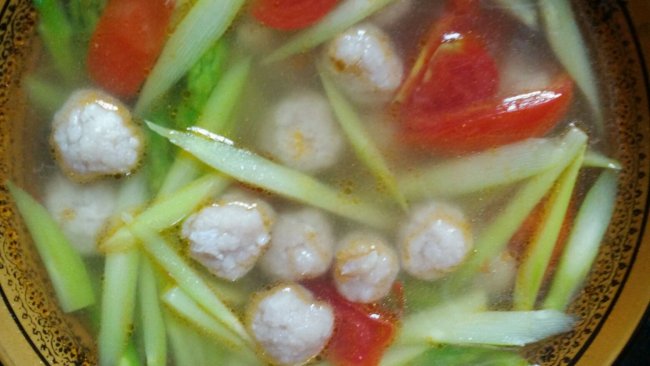 芦笋肉丸子汤的做法