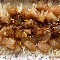 多汁鲜嫩的蒜蓉蒸巴沙鱼的做法图解4