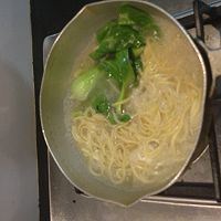 【简单料理】牛肉飘香的阳春面的做法图解8