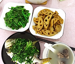 夏天老火靓汤——绿豆薏米莲藕骨头汤的做法