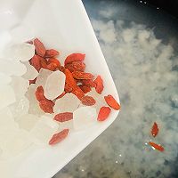 枸杞金燕耳银耳羹的做法图解4
