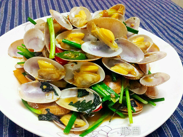 紫苏炒花甲螺