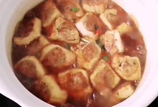 #美食视频挑战赛# 豆腐酿肉煲的做法