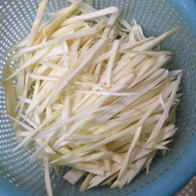茭白炒鳝丝的做法图解3