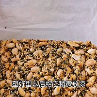 人人都能在家自制的芝麻花生糖，3种材料，一分钟学会的做法图解8