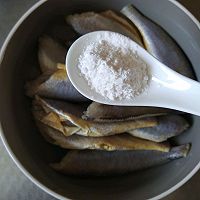 干炸小黄鱼酥脆的秘密的做法图解5