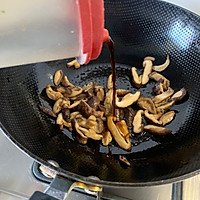 香菇洋白菜炒饼的做法图解6