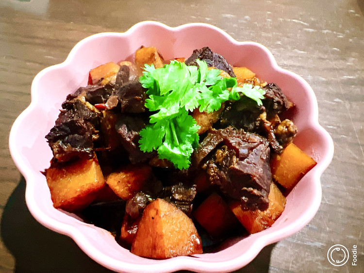 土豆炖牛肉的做法