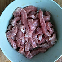 蚝油牛肉的做法图解1