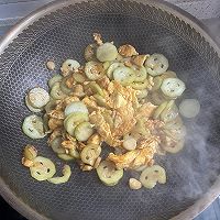 丝瓜炒鸡蛋的做法图解5