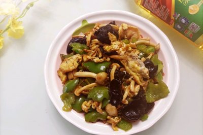 白玉菇木耳青椒炒鸡蛋