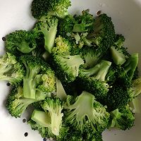 上汤竹荪西兰花的做法图解1