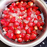 美味草莓罐头的做法图解2