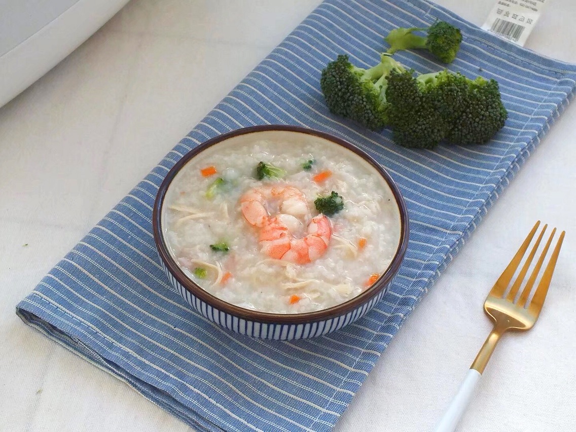 Congee with shredded chicken and shrimps