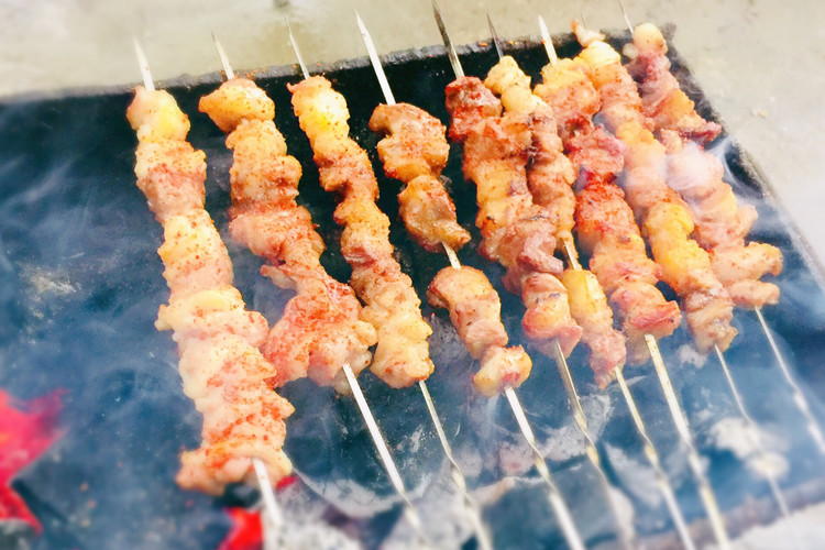家庭版「碳火烤羊肉串」的做法
