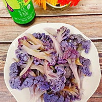 #李锦记X豆果 夏日轻食美味榜#凉拌紫花椰菜的做法图解1