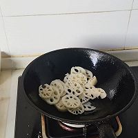 糖醋藕片的做法图解3