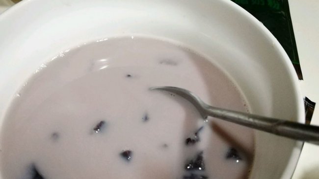 紫米紫薯奶茶的做法