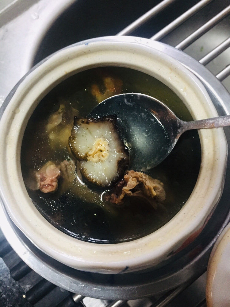 海参炖鸽的做法