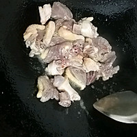 紫苏香菇炒鸭的做法图解2