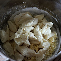 肉松餐包---让娃胃口大开的面包的做法图解3