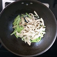 芹菜炒千张的做法图解10