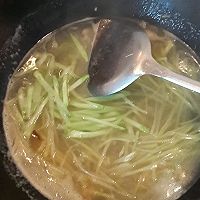 土豆黄瓜丝汤的做法图解8