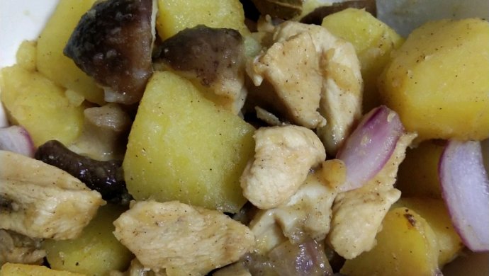 鸡胸肉炖香菇炖土豆
