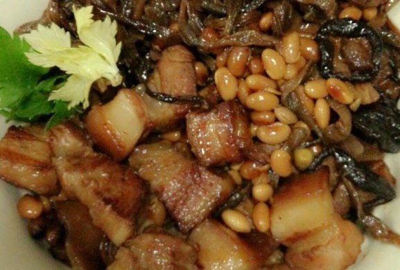 红烧肉焖干豆角