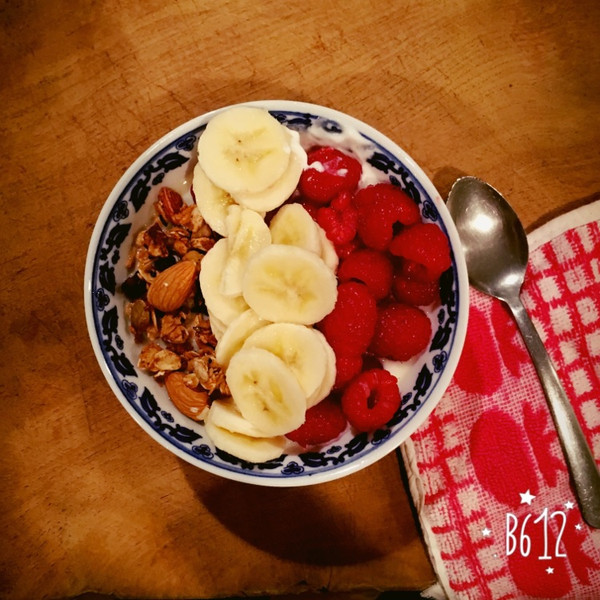 【早餐】格兰罗拉水果酸奶