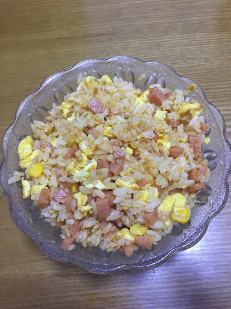 极致懒人版蒜茸辣酱蛋炒饭的做法图解3