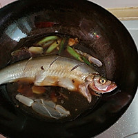 炝锅岛子鱼的做法图解9