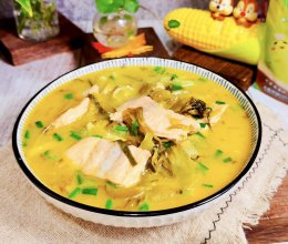 #我心中的冬日限定#三文鱼排酸菜汤的做法