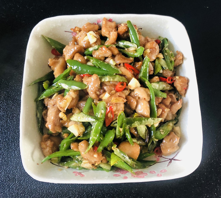 辣子鸡丁的做法