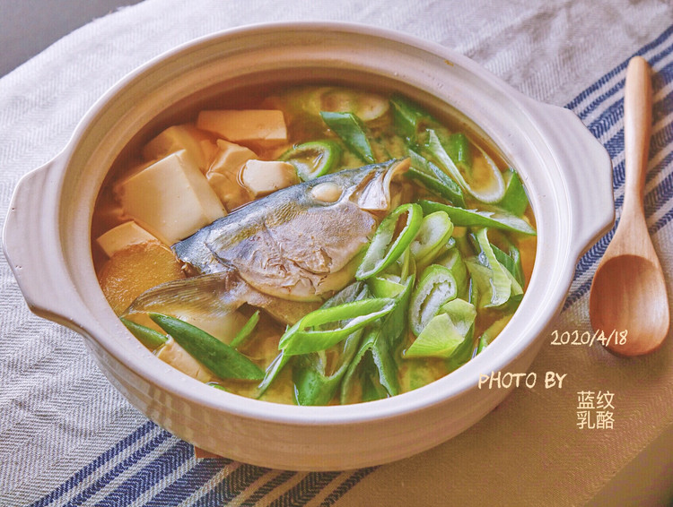 鰤鱼头豆腐味噌汤的做法