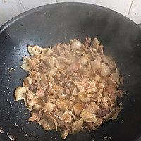 酸菜炒肉的做法图解3