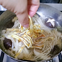 十分钟快手超鲜杂菌汤的做法图解10