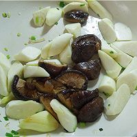 香菇焖茭白:一碗赛荤菜的素菜的做法图解6
