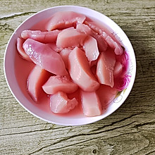 粉粉嫩嫩的水蜜桃罐头