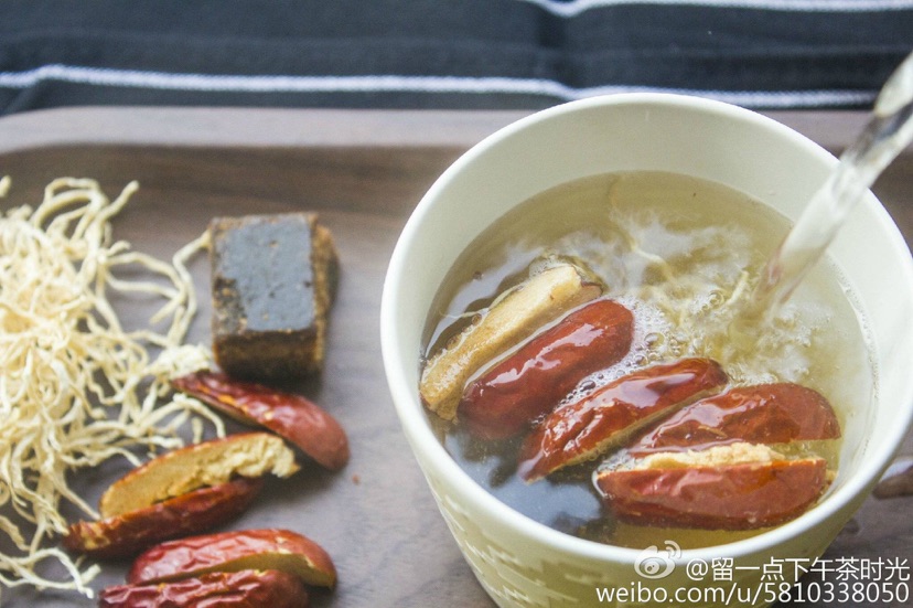 下午茶时光之《暖胃》— —黑糖姜枣茶的做法图解3