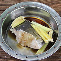 板栗鸡&蒸长江白鱼的做法图解2