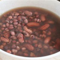 薏米红豆粥的做法图解4