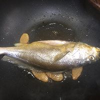 红烧大黄鱼的做法图解3