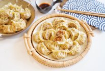 #夏日吃货嘉年华#香干粉丝鲜肉蒸饺的做法
